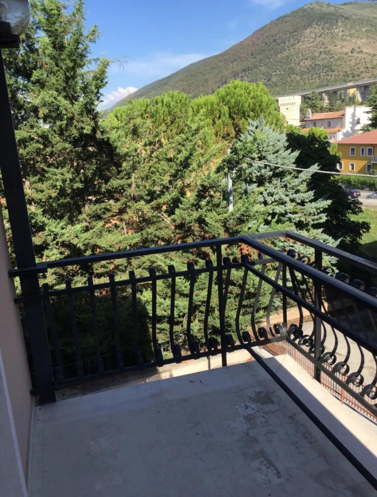 Monte Camicia - Cozy Home In City Center-Spacious-Free Parking LʼAquila Zewnętrze zdjęcie